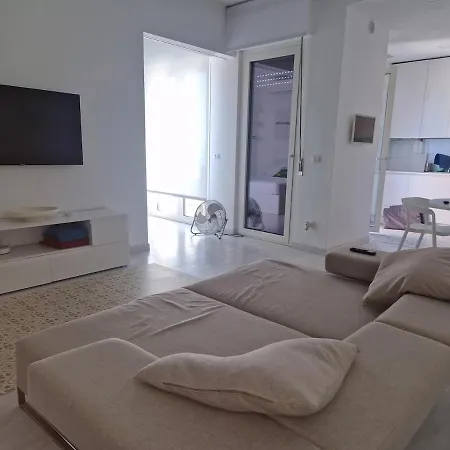 شقة Tassoni 82 - In The Center With Sea View